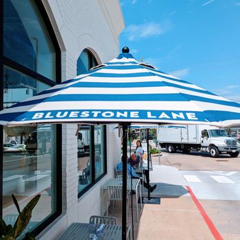 Bluestone Lane Rice Village Café - Outdoor dining. - Coffee & Tea Near Me - Houston, Texas