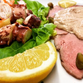 Terra Vino - Antipasti-Variante: Pulpo Salat und Vitello Tonnato - Italian Near Me - Bonn, NW