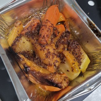 Alobar Yorkville - Carrots - Bars Near Me - Toronto, Ontario