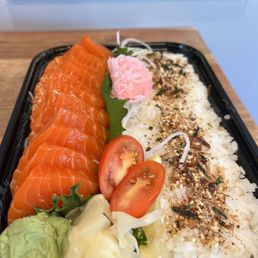 So fresh salmon in Akasaka!!! love it So fresh salmon in Akasaka!!! love it