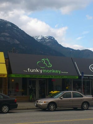 THE FUNKY MONKEY BOUTIQUE - Updated January 2025 - 38041 Cleveland