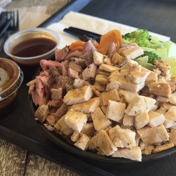 Best Bar-BQ - Tritip Chicken Bowl with Veggies and Rice without sauce - Barbeque Near Me - Santa Paula, California