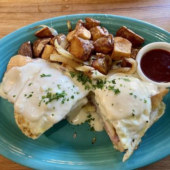 Tower Cafe - Madame Cristo - Breakfast & Brunch Near Me - Sacramento, California