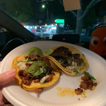 Tacos Tigre - Tacos de Cabeza and Al Pastor were delicious. Salsa and toppings were self service. - Food Trucks Near Me - Los Angeles, California Tacos Tigre - Tacos de Cabeza and Al Pastor were delicious. Salsa and toppings were self service. - Food Trucks Near Me - Los Angeles, California
