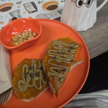 October Cafe - Pumpkin toast and cozy sweater hot chocolate drink - Coffee & Tea Near Me - Chicago, Illinois