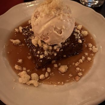 Trivoli Tavern - Sticky date cake - American Near Me - Chicago, Illinois Trivoli Tavern - Sticky date cake - American Near Me - Chicago, Illinois