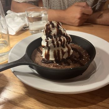 Emmy Squared Pizza - Skillet Baked Brownie - Pizza Near Me - Miami, Florida