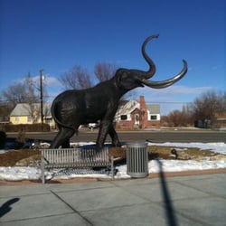 Washakie Museum - Mammoth statue out front