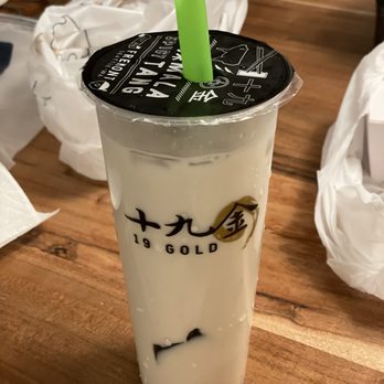 19 GOLD - Osmanthus oolong milk tea w/grass jelly - Taiwanese Near Me - Seattle, Washington