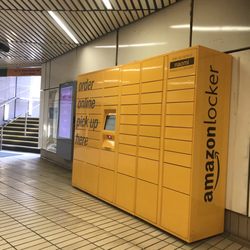Monument Metro Station - Amazon Lockers