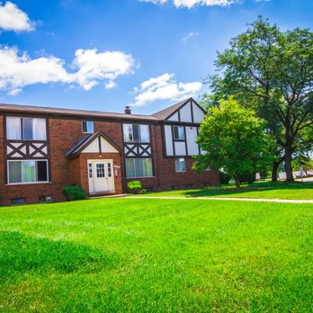 Maple Grove Apartments - Apartments Near Me - Sterling Heights, Michigan Maple Grove Apartments - Apartments Near Me - Sterling Heights, Michigan