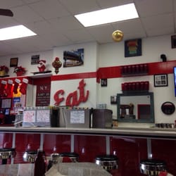J’s On The Bay - Cool decor. 50's-esque