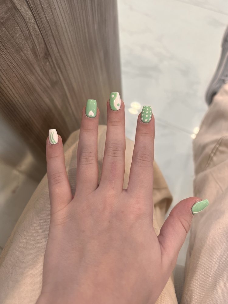 Sarah's Nails