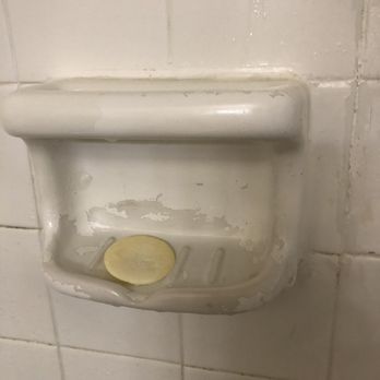 The Inn at Aspen - Chipping "whatever" in the soap dish. - Hotels Near Me - Aspen, Colorado