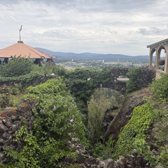 Arbor Crest Wine Cellars - Wineries Near Me - Spokane, Washington Arbor Crest Wine Cellars - Wineries Near Me - Spokane, Washington