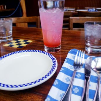 Duke's Seafood - Table setting - Seafood Near Me - Seattle, Washington
