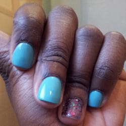 Vanlisa's Nails salon - OPI and Essie Polish!..A must!