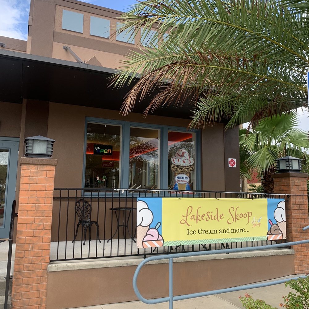 Storefront & Outdoor Seating Storefront & Outdoor Seating