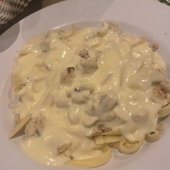 Pasquale's Restaurant - Chicken Alfredo - Italian Near Me - Maysville, Kentucky