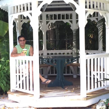 Captiva Island Inn - Nice gazebo by pool! - Hotels Near Me - Captiva Island, Florida