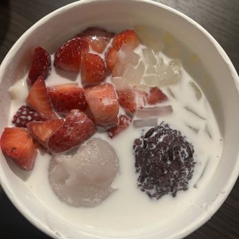 Mingle Mochi & Croffle - Milk mochi bowl - Desserts Near Me - Rosemead, California