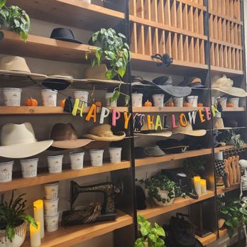 An's Hatmakers - Gelato Near Me - Del Mar, California