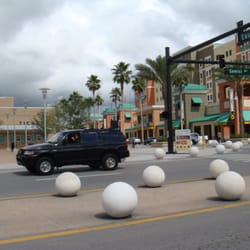 Barnes and Noble at UCF - Barnes and Noble in the Knights Plaza