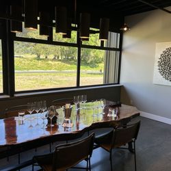 Museion Winery & Custom Crush - Group tasting room