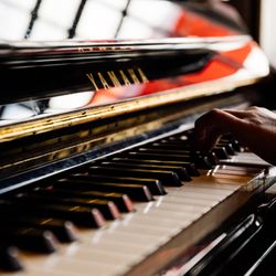IXL Long Bar - Live local Jazz every night