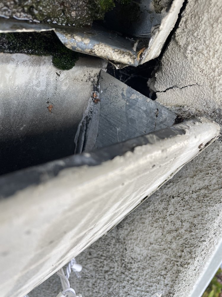 Slide of Crow Minor Roof & Gutter Services