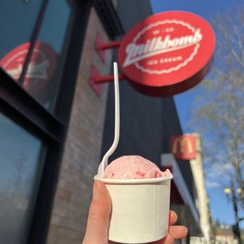 Milkbomb Ice Cream - Strawberry - Ice Cream & Frozen Yogurt Near Me - Berkeley, California