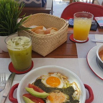 Básico Cocina de Playa - Eggs with Pesto and Parmesan. Yerse. - Mexican Near Me - Holbox, ROO Básico Cocina de Playa - Eggs with Pesto and Parmesan. Yerse. - Mexican Near Me - Holbox, ROO