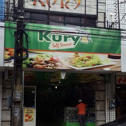 Mult' Capas - Fachada da Mult' Capas. NÃO se assuste! A foto está certa! Ela fica dentro do restaurante!