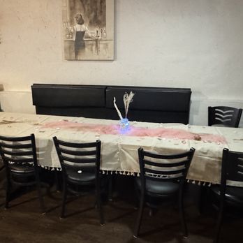 Pour Girls - Tables baby shower - Bars Near Me - Hampton, Virginia