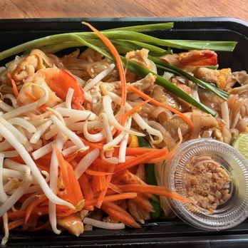 Spelling Thai Bistro - pad thai chicken with added shrimp - Thai Near Me - Los Angeles, California Spelling Thai Bistro - pad thai chicken with added shrimp - Thai Near Me - Los Angeles, California