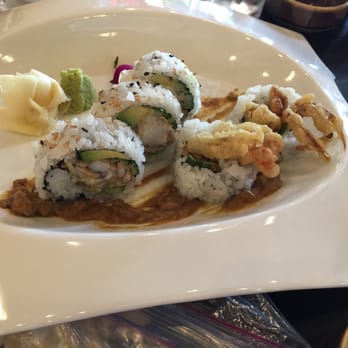 Kizuna - Soft shell crab roll - Sushi Bars Near Me - Vienna, Virginia Kizuna - Soft shell crab roll - Sushi Bars Near Me - Vienna, Virginia