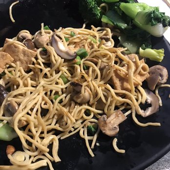 123 Pho - GARLIC NOODLES WITH TOFU AND VEGGIES - Vietnamese Near Me - Long Beach, California 123 Pho - GARLIC NOODLES WITH TOFU AND VEGGIES - Vietnamese Near Me - Long Beach, California
