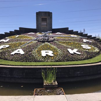 Niagara Day Tour - Stop at the Floral Clock! - Tours Near Me - Toronto, Ontario Niagara Day Tour - Stop at the Floral Clock! - Tours Near Me - Toronto, Ontario
