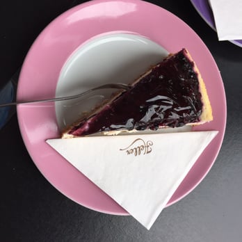 Heller - Blueberry Cheesecake - Cafes Near Me - Oberursel, HE Heller - Blueberry Cheesecake - Cafes Near Me - Oberursel, HE