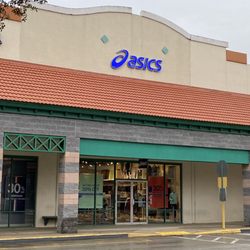 ASICS Outlet - February 8, 2022