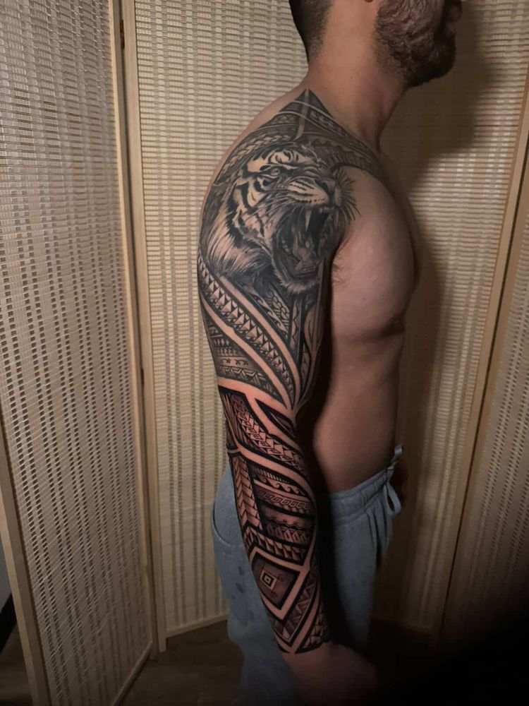 Red buddha tattoo Logo