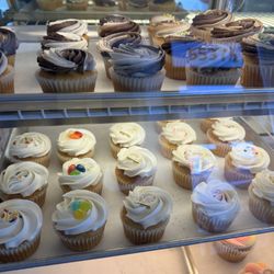Izzy’s Treats - Cupcakes