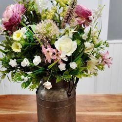 Divine Designs - Vintage style arrangement