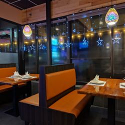Mr. Chef's - Seating and decor
