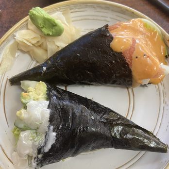Akatsuki Sushi Bar - California Roll/Scallop Roll - Sushi Bars Near Me - Silverton, Oregon