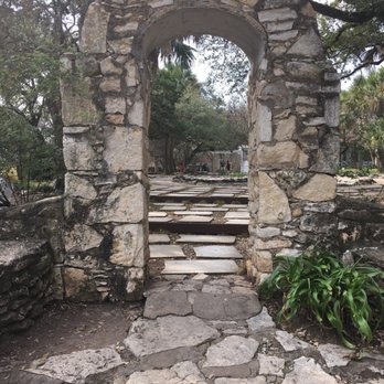 Mayfield Park - Nice arch like structure - Parks Near Me - Austin, Texas Mayfield Park - Nice arch like structure - Parks Near Me - Austin, Texas