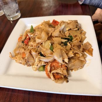 Thai Spice - Pad Kee Mao chicken - Thai Near Me - Laramie, Wyoming Thai Spice - Pad Kee Mao chicken - Thai Near Me - Laramie, Wyoming