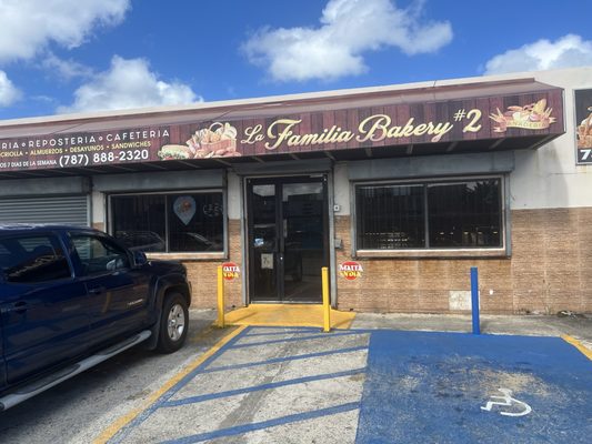 La Familia Bakery 2 by null