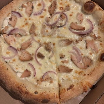 Flippers Pizza - Bianca but I added chicken and red onion - Pizza Near Me - Lake Mary, Florida Flippers Pizza - Bianca but I added chicken and red onion - Pizza Near Me - Lake Mary, Florida