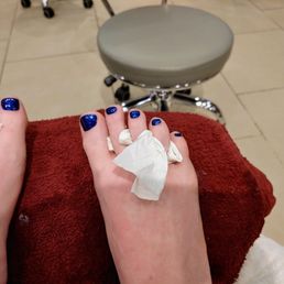 Ignore the ugly scar on my foot. 3rd degree burn from clothing iron when I was 1. The nail tech made sure to extra moisturize that part tho! Ignore the ugly scar on my foot. 3rd degree burn from clothing iron when I was 1. The nail tech made sure to extra moisturize that part tho!